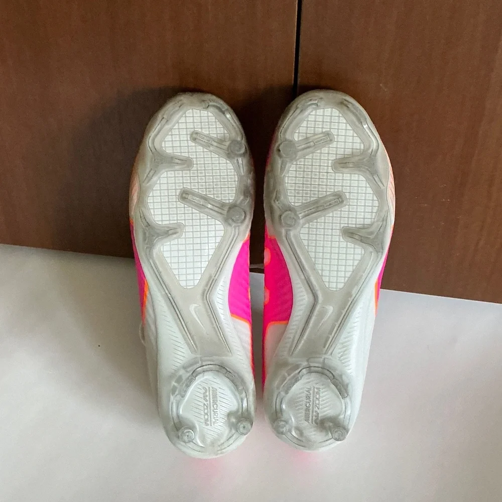 NIKE Zoom Athletic Shoes in White and Neon Pink